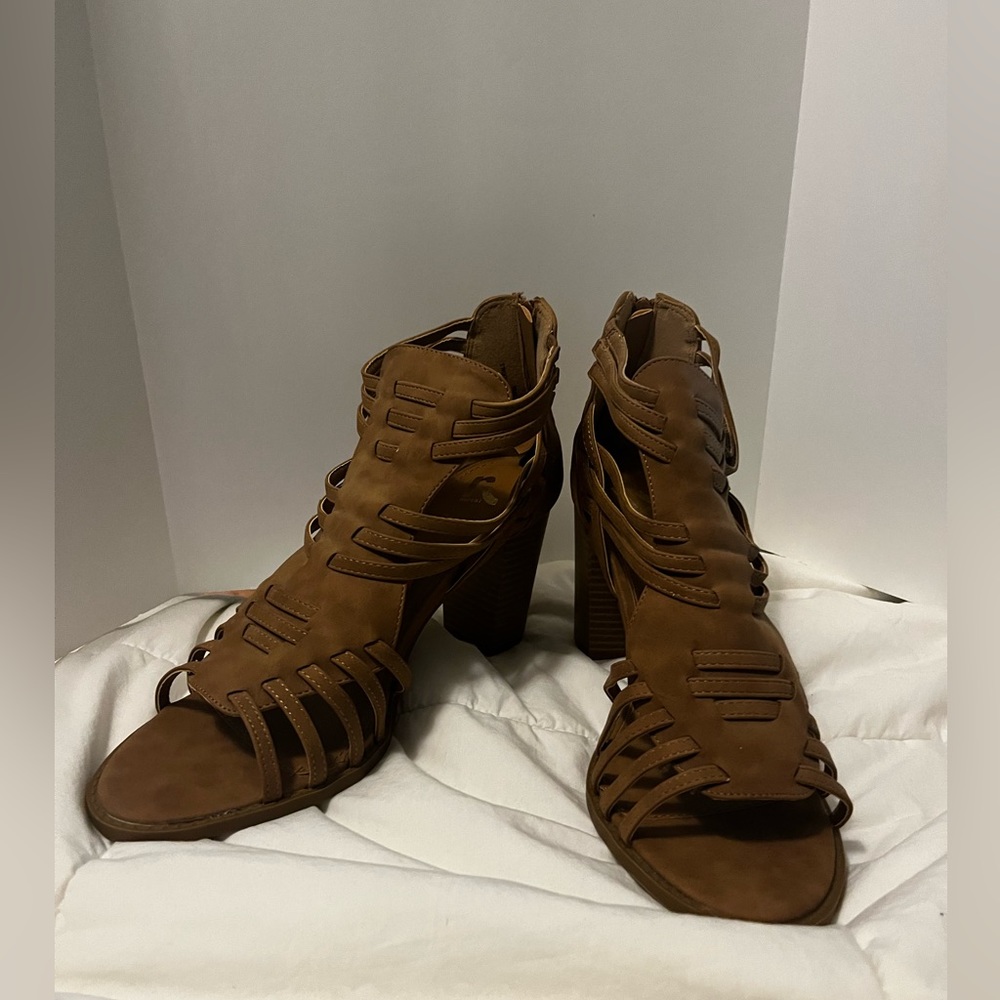 Report gladiator style heels - Picture 2 of 6